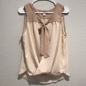 Sleeveless blouse